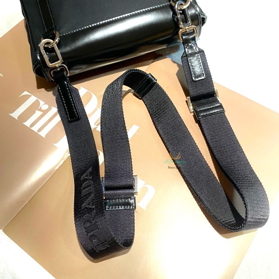 PRADA 普拉達 2ZH108 黑色 尼龍 銀三角 扣式 迷你斜背包 信差包 郵差包-10