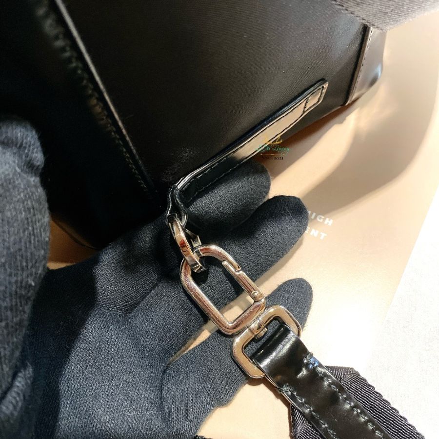 PRADA 普拉達 2ZH108 黑色 尼龍 銀三角 扣式 迷你斜背包 信差包 郵差包-15