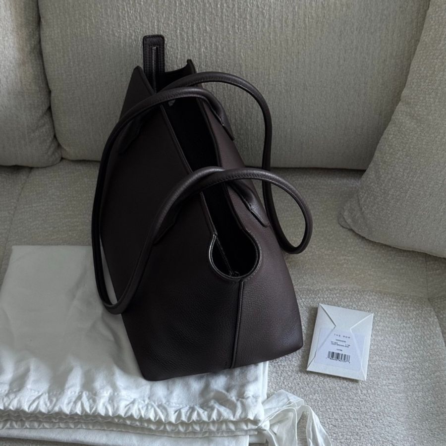 【全新未用✨全網最低價‼️】The Row terrasse深棕色荔枝紋牛皮 貨號W1292L129 色號 deep brown-1