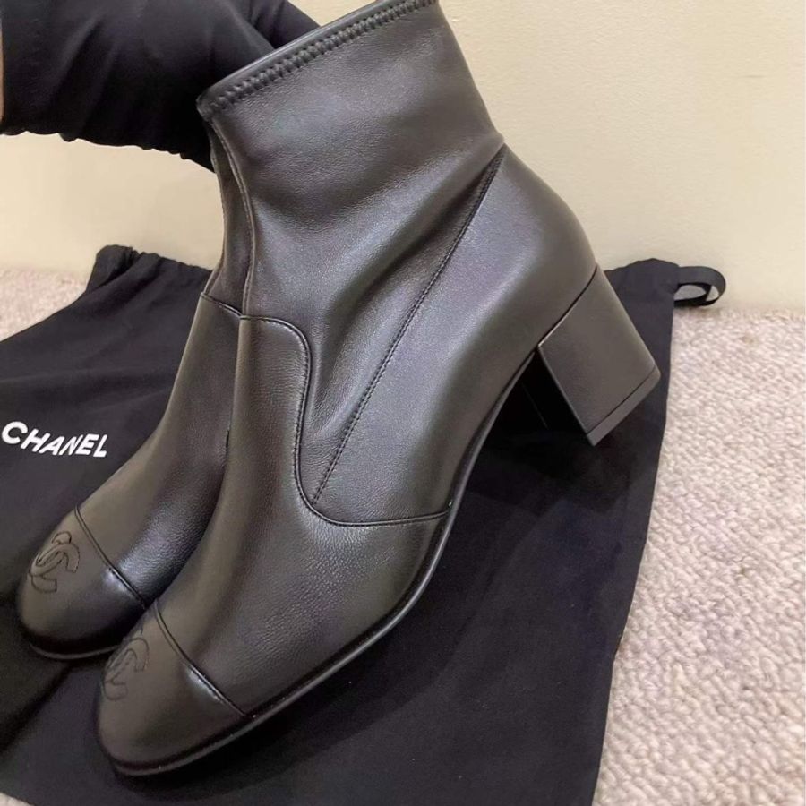 全新 Chanel 黑色羊皮短靴 39碼-1
