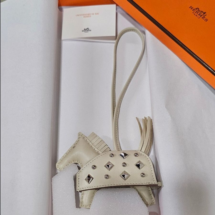 🌟全新🌟✨ HERMÈS 愛馬仕 Rodeo ROBEO ROCK PM 小馬 10 奶昔白 Craie 銀扣-5