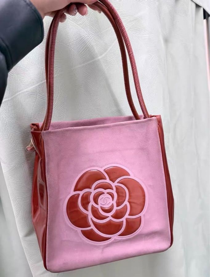 【跟不要錢一樣❤️超低價擁有CHANEL😚絕不撞包✨】Chanel香奈兒中古 粉棕 麂皮 山茶花雙面字母托特包tote單肩|腋下包-4