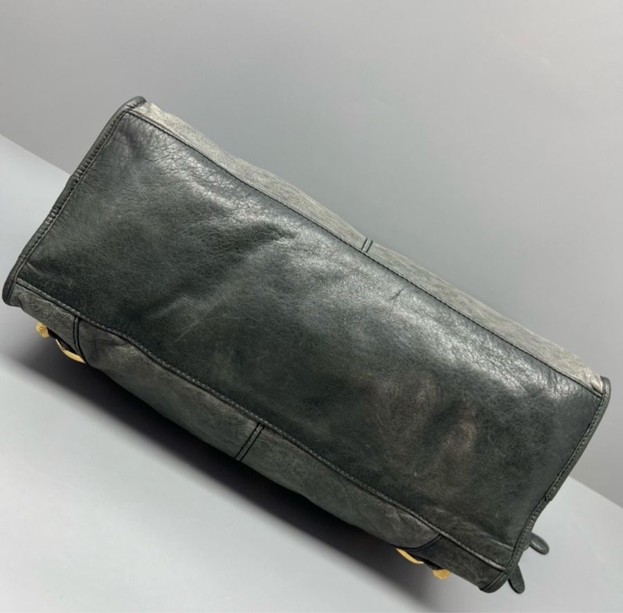 【千禧辣妹👩🏻🎤鉚釘機車🏍️】Balenciaga巴黎世家機車包灰綠色-2