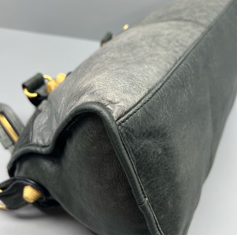 【千禧辣妹👩🏻🎤鉚釘機車🏍️】Balenciaga巴黎世家機車包灰綠色-3
