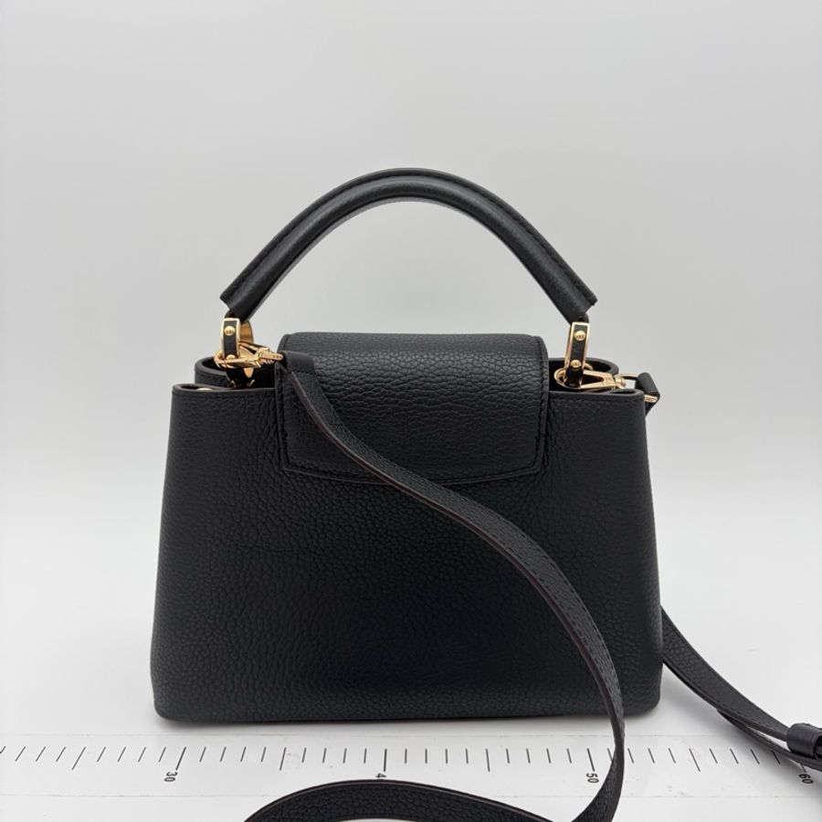路易威登Louis Vuitton Capucines 小號 黑色粒紋牛皮 金釦手提包斜背包-1