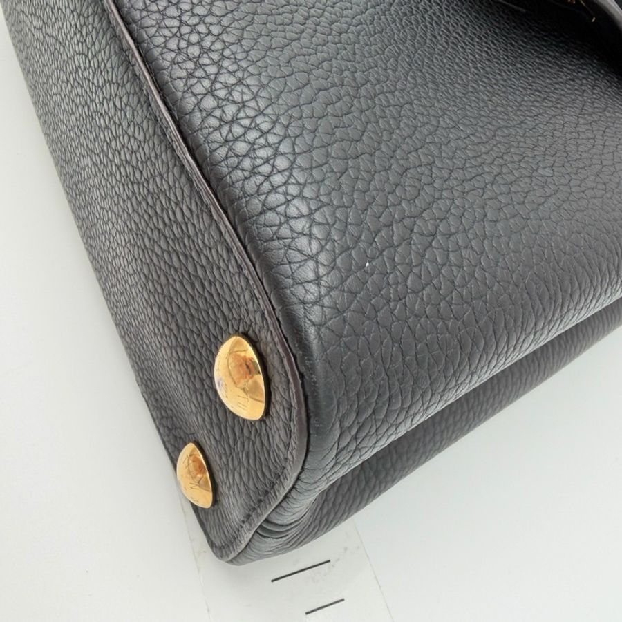 路易威登Louis Vuitton Capucines 小號 黑色粒紋牛皮 金釦手提包斜背包-7