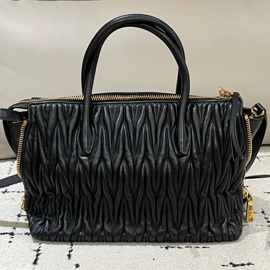 Miumiu 褶皺托特包 帶肩帶 底長30。-1