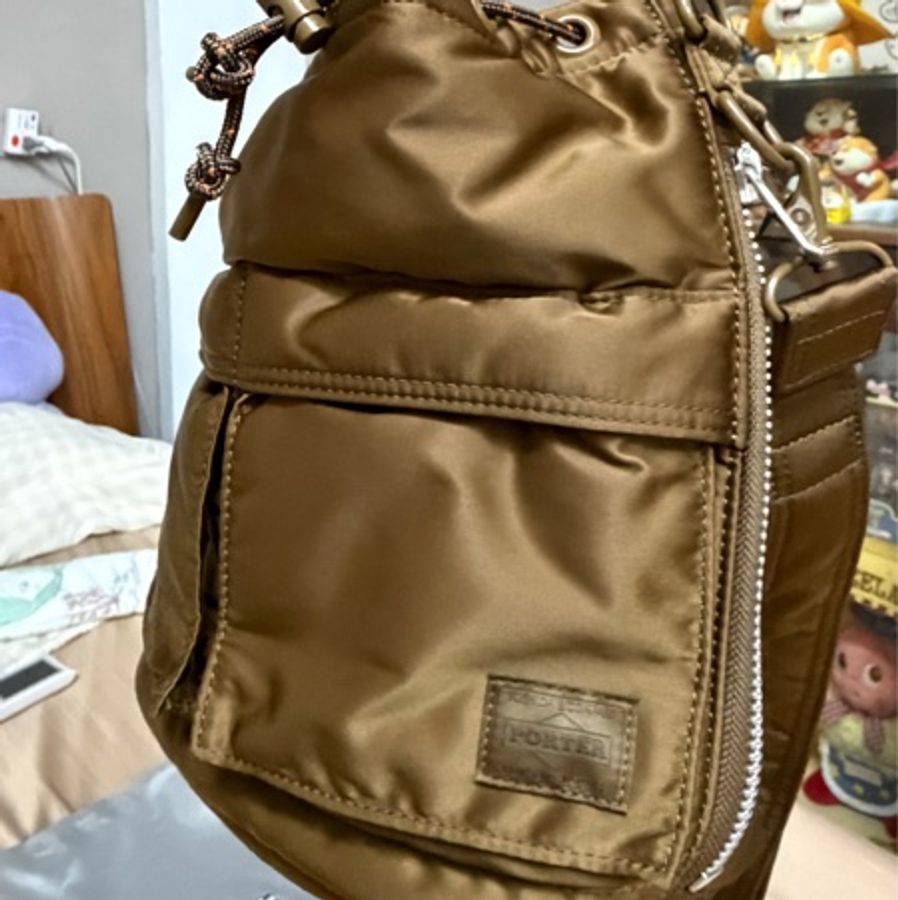 【絕版割愛】PORTER 90週年終極限定 | TANKER COYOTE 限量植物性尼龍肩背包(郊狼色)-9