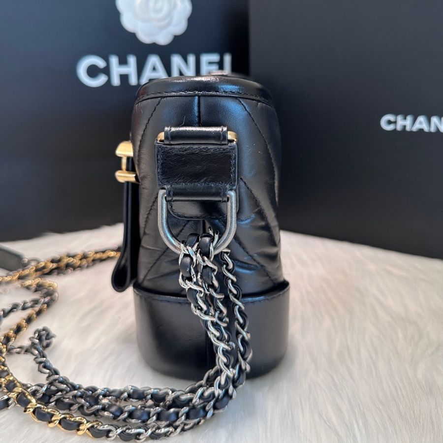Chanel香奈兒/黑金V紋流浪包小號 28開(有卡)-1