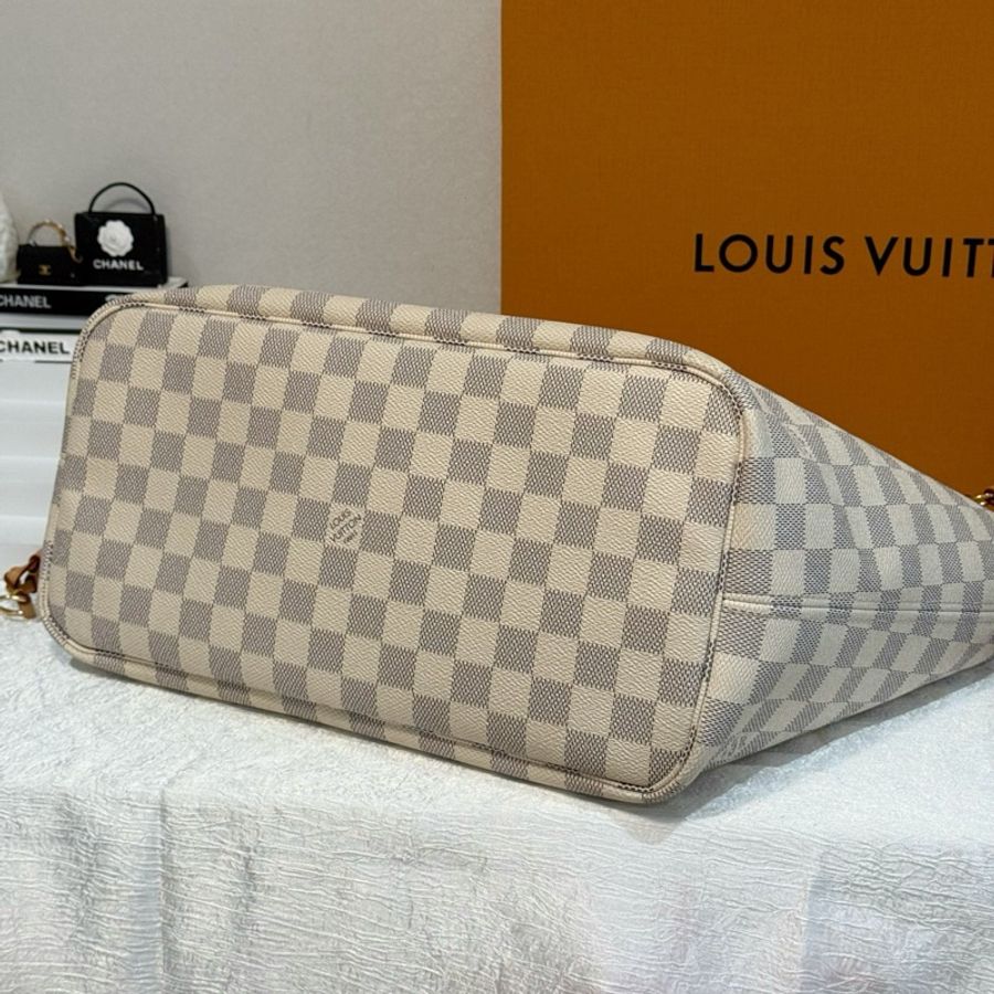 Lv neverfull白棋盤格 芯片款 單包無附件 底長31。-5