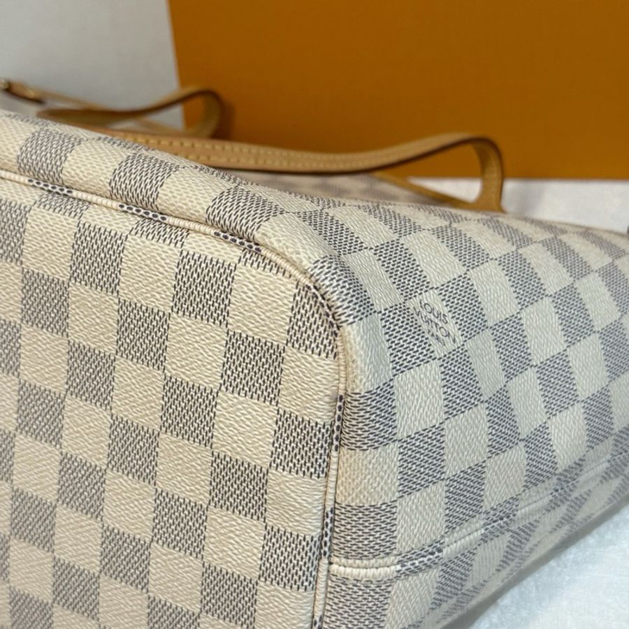 Lv neverfull白棋盤格 芯片款 單包無附件 底長31。-9