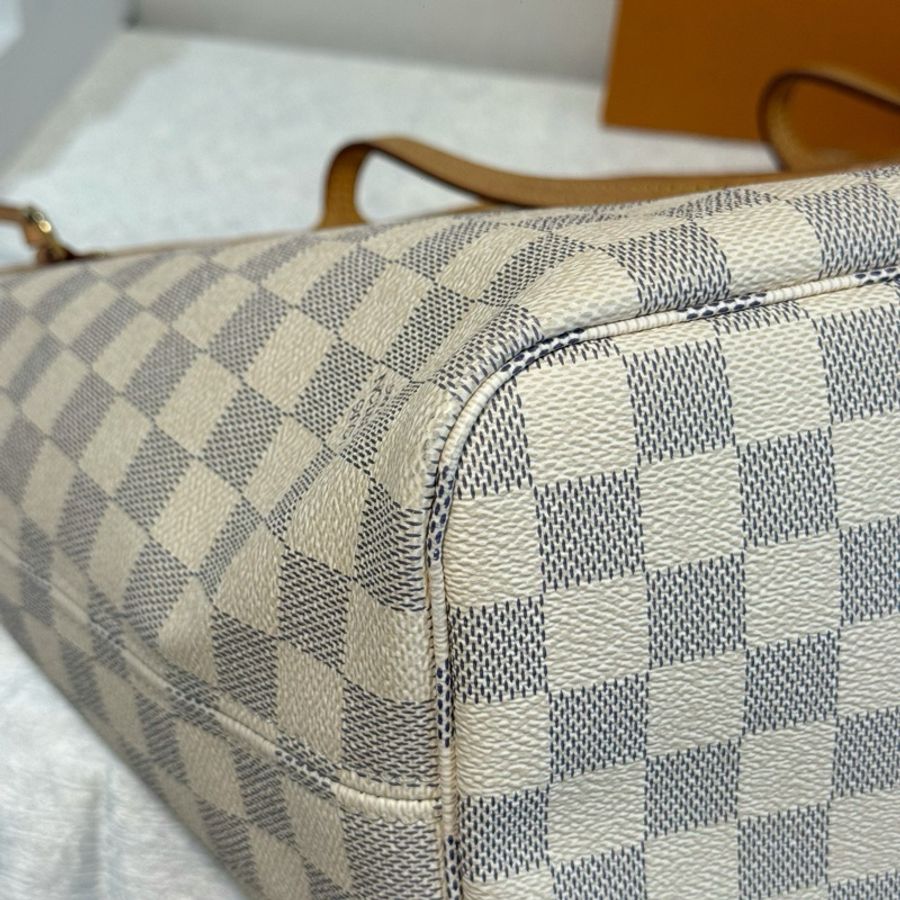 Lv neverfull白棋盤格 芯片款 單包無附件 底長31。-10