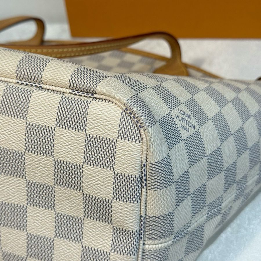 Lv neverfull白棋盤格 芯片款 單包無附件 底長31。-11