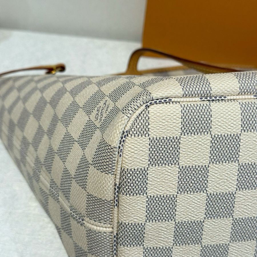 Lv neverfull白棋盤格 芯片款 單包無附件 底長31。-12