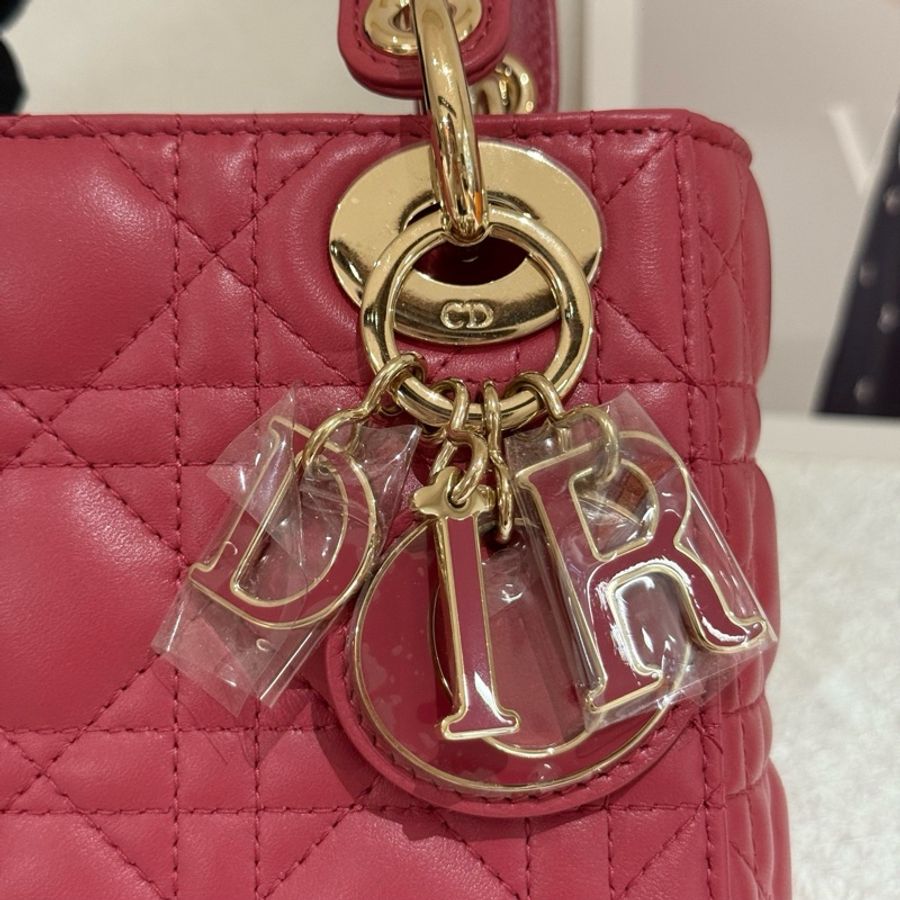Dior三格戴妃粉色羊皮 閒置品 琺瑯扣 20年編碼帶芯片 。-17