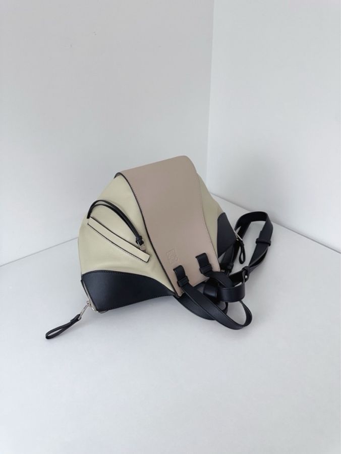 ✨Loewe羅意威|Hammock吊床包|莫蘭迪色系 豆綠/淺沙色/黑色三拼色|小號|98新-4