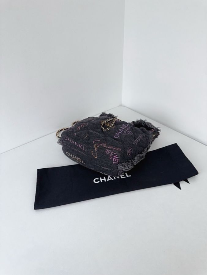 💎Chanel香奈兒|黑丹寧牛仔 彩色字母塗鴉 抽繩鏈條水桶包|小號|99新芯片款-6