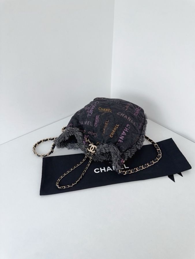 💎Chanel香奈兒|黑丹寧牛仔 彩色字母塗鴉 抽繩鏈條水桶包|小號|99新芯片款-7