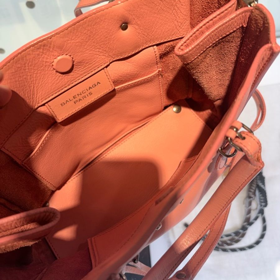 balenciaga 蝙蝠托特包 mini粉色 papier-10