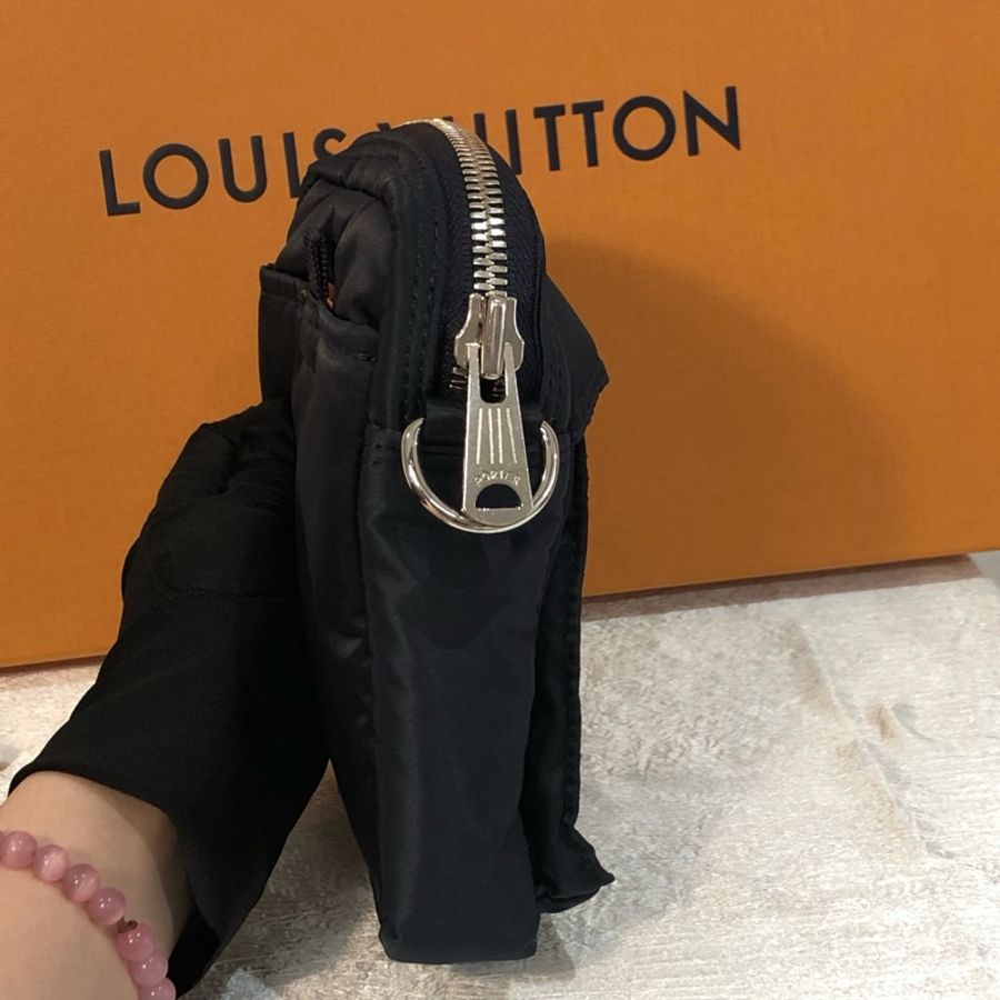 Lv 路易威登 村上隆聯名款 限量太陽花斜挎拉鍊胸包腰包 底長13.5。-5