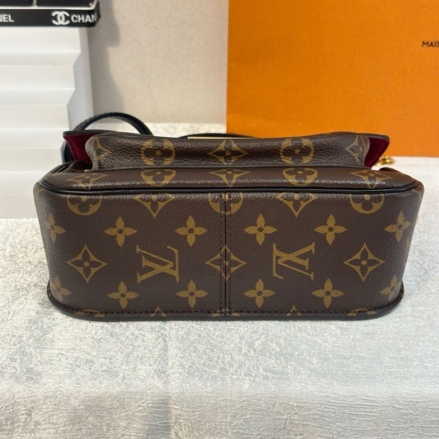 Lv Passy郵差包 芯片款 單包無附件 底長22。-6