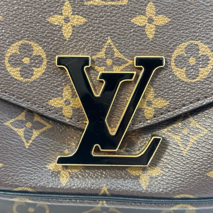 Lv Passy郵差包 芯片款 單包無附件 底長22。-13