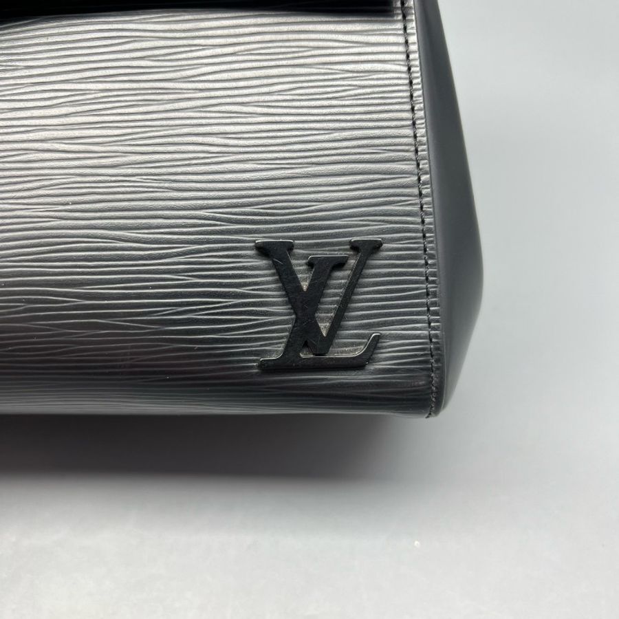 Louis Vuitton cluny bb水波纹黑色-3