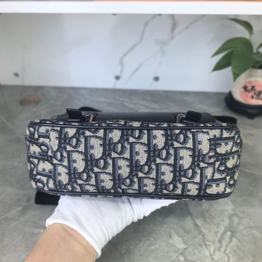 Dior Oblique 經典刺繡老花帆布郵差包-8