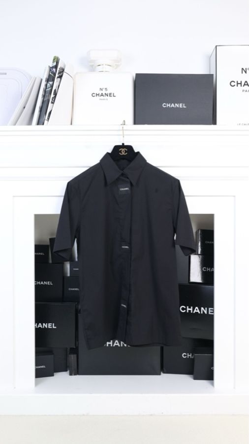 Chanel 99年黑白字母魔术贴扣短袖衬衫上衣-0