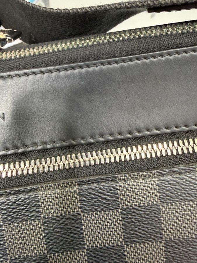 路易威登Louis Vuitton Mick系 棋盤格黑色單肩郵差包-6