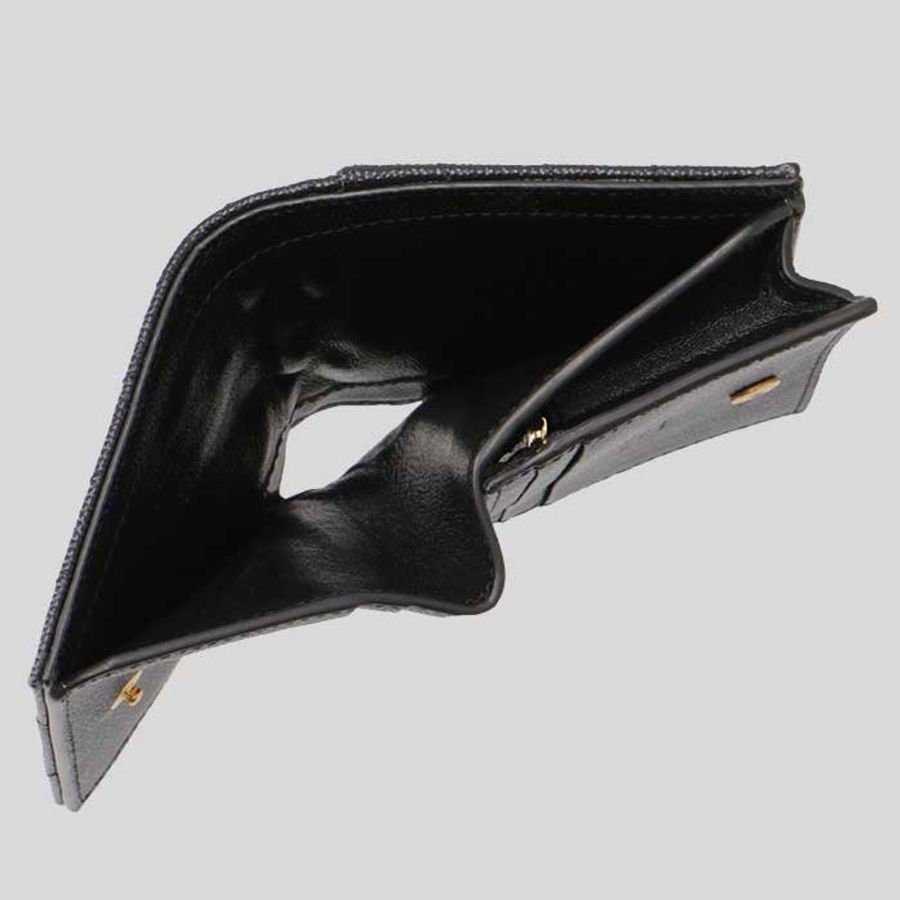 【YSL】專櫃經典款MONOGRAM系列V字縫線魚子醬牛皮金屬LOGO對開短夾/手拿包(金色金屬)-3