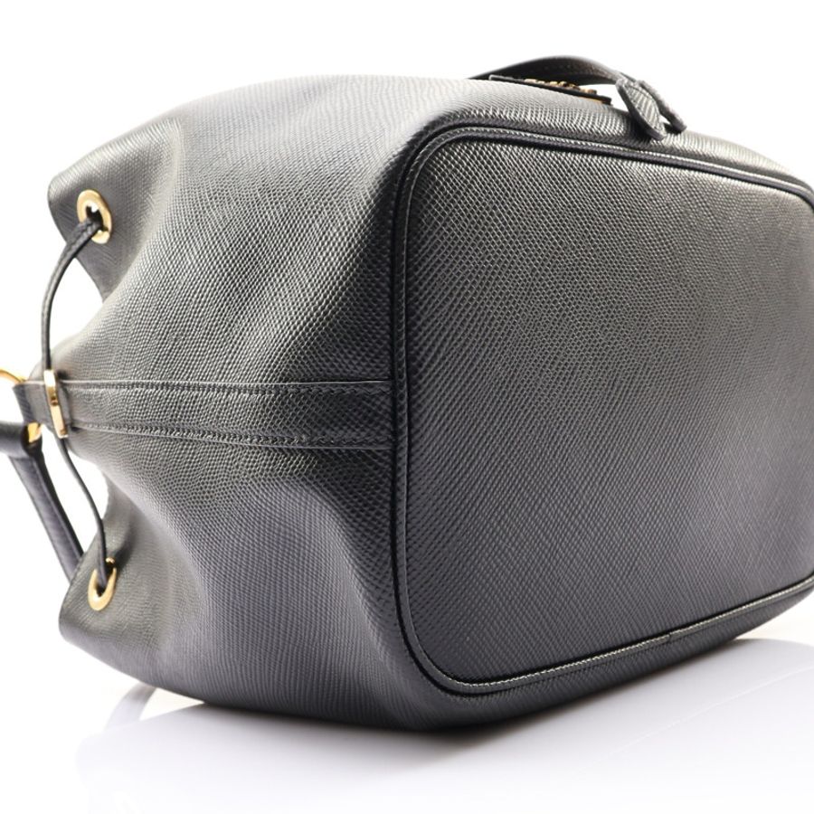 黑色 防刮牛皮 Bucket 兩用包【PRADA 普拉達】 1BE032-8