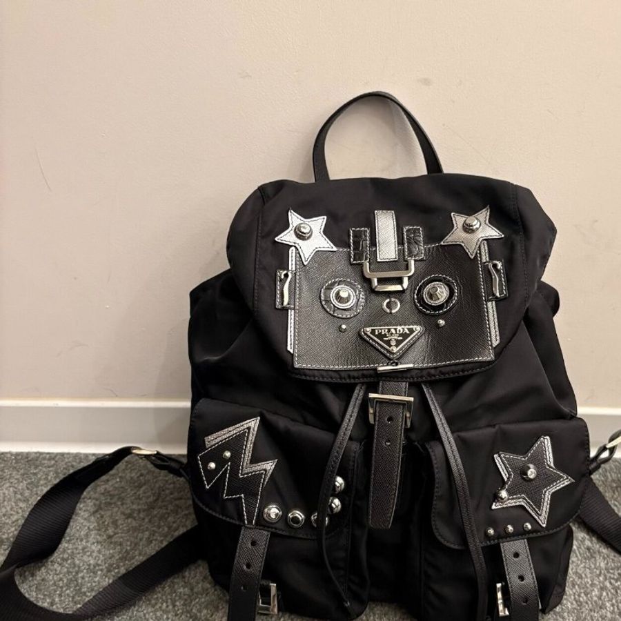 Prada 機器人後背包 30*32*15cm 98新配件塵袋-1