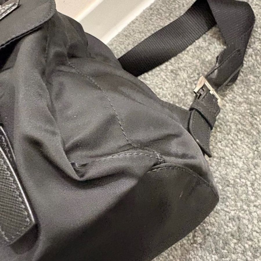 Prada 機器人後背包 30*32*15cm 98新配件塵袋-8