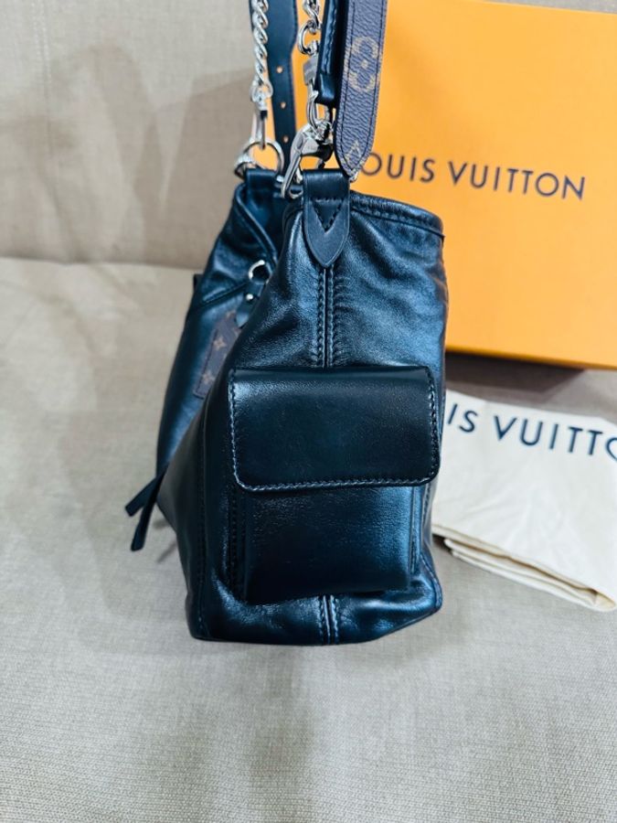 售二手 真品CarryAll Cargo Vibe PM 黑武士真的帥翻全黑配銀鍊,低調卻超有氣場-2