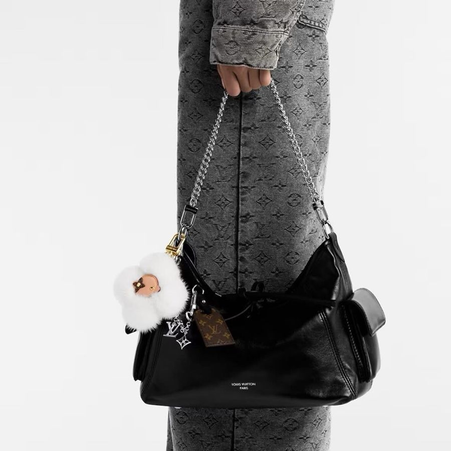 售二手 真品CarryAll Cargo Vibe PM 黑武士真的帥翻全黑配銀鍊,低調卻超有氣場-10