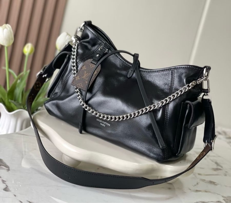 售二手 真品CarryAll Cargo Vibe PM 黑武士真的帥翻全黑配銀鍊,低調卻超有氣場-17