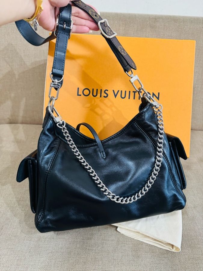 售二手 真品CarryAll Cargo Vibe PM 黑武士真的帥翻全黑配銀鍊,低調卻超有氣場-26