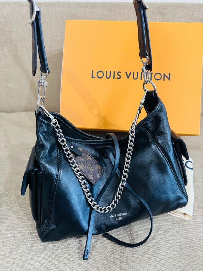 售二手 真品CarryAll Cargo Vibe PM 黑武士真的帥翻全黑配銀鍊,低調卻超有氣場-31