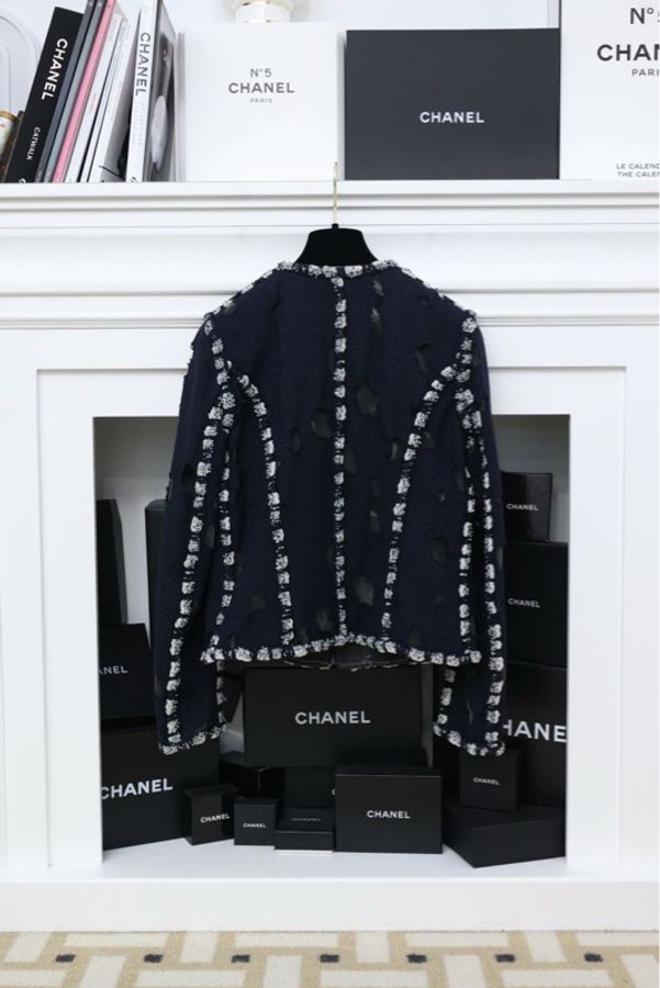 Chanel 11年春夏系列秀款深蓝色洞洞蕾丝网纱滚边外套FR42 22/12-1