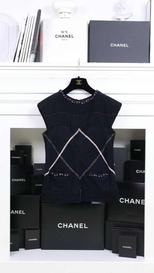 Chanel 07年度假系列秀款深蓝色红白滚边外套马甲半裙套装-2