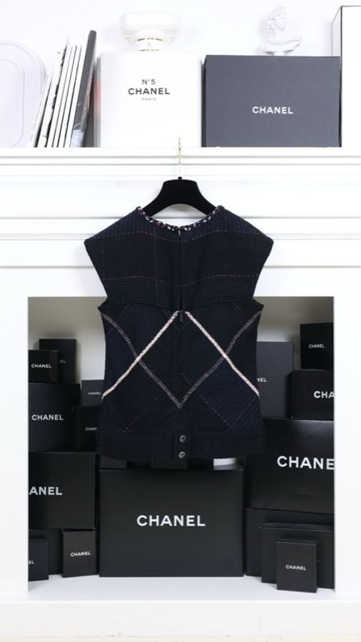 Chanel 07年度假系列秀款深蓝色红白滚边外套马甲半裙套装-4
