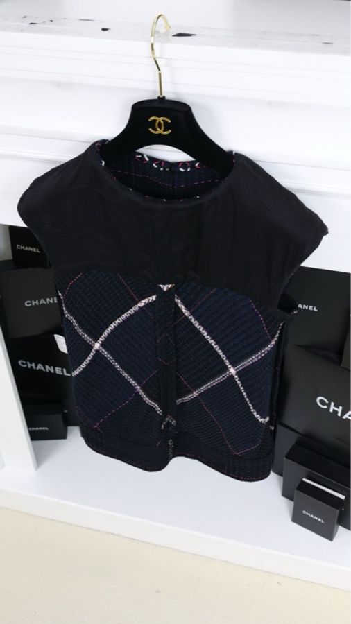 Chanel 07年度假系列秀款深蓝色红白滚边外套马甲半裙套装-10