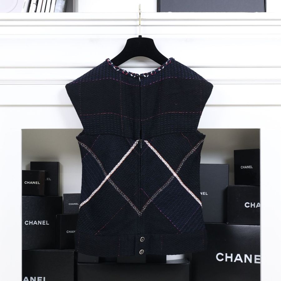 Chanel 07年度假系列秀款深蓝色红白滚边外套马甲半裙套装-18