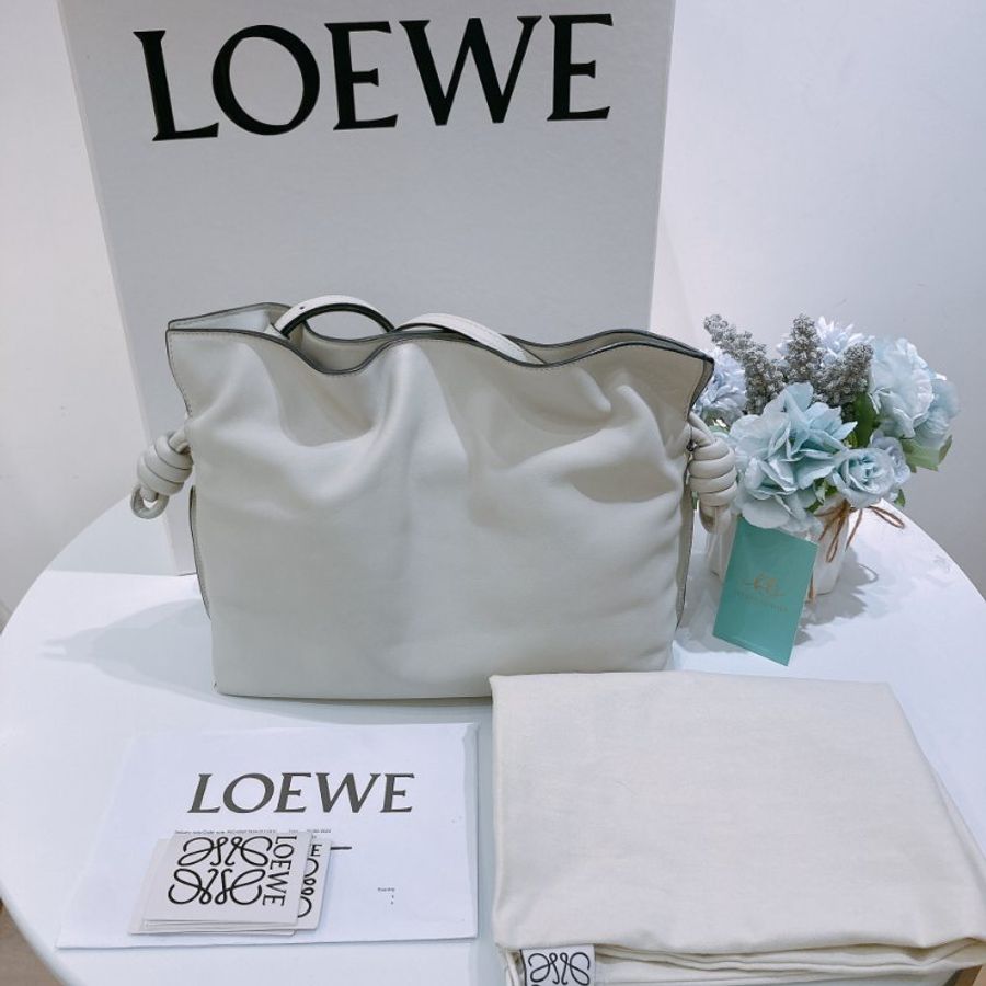 TW4931	Loewe 羅意威中號花朵肩帶包包 Medium Flamenco Clutch With Strap Bag Nappa Calfskin Light Grey x GHW-10