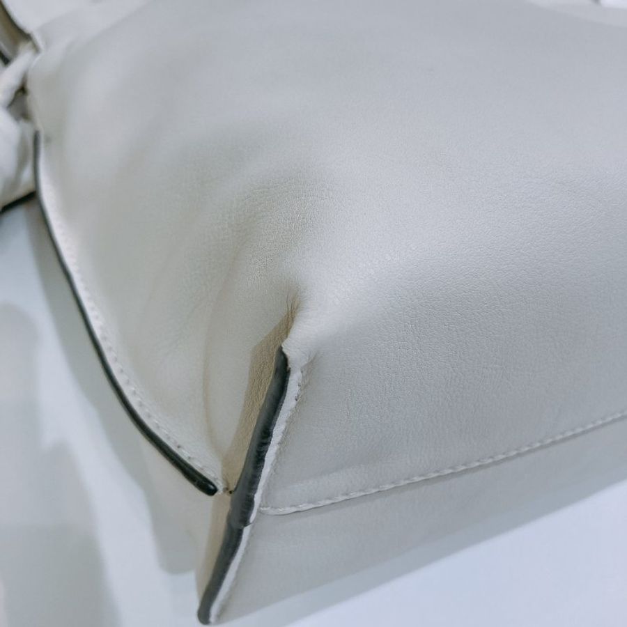 TW4931	Loewe 羅意威中號花朵肩帶包包 Medium Flamenco Clutch With Strap Bag Nappa Calfskin Light Grey x GHW-21