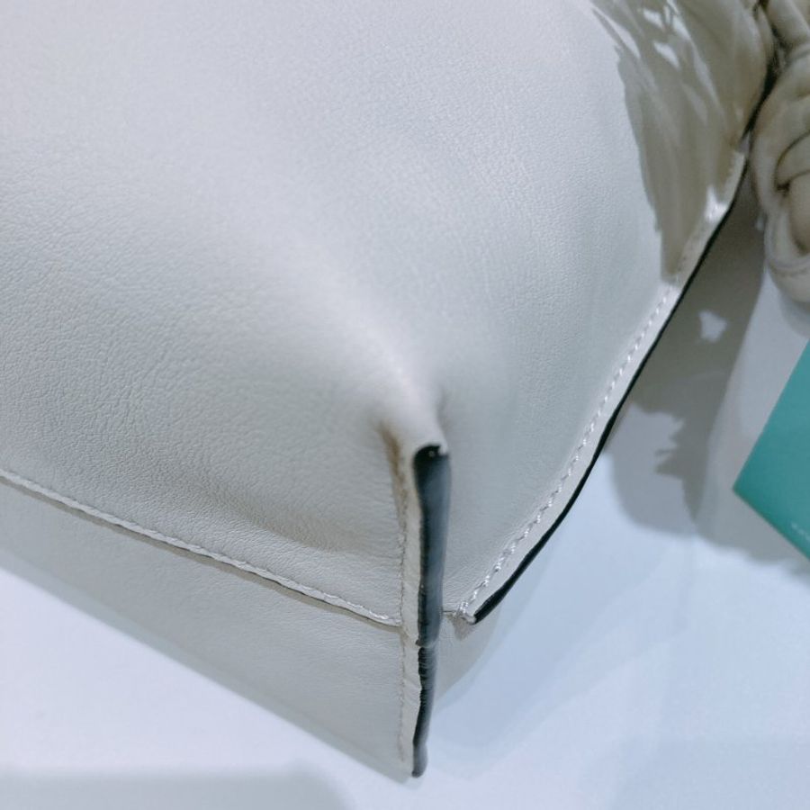TW4931	Loewe 羅意威中號花朵肩帶包包 Medium Flamenco Clutch With Strap Bag Nappa Calfskin Light Grey x GHW-22