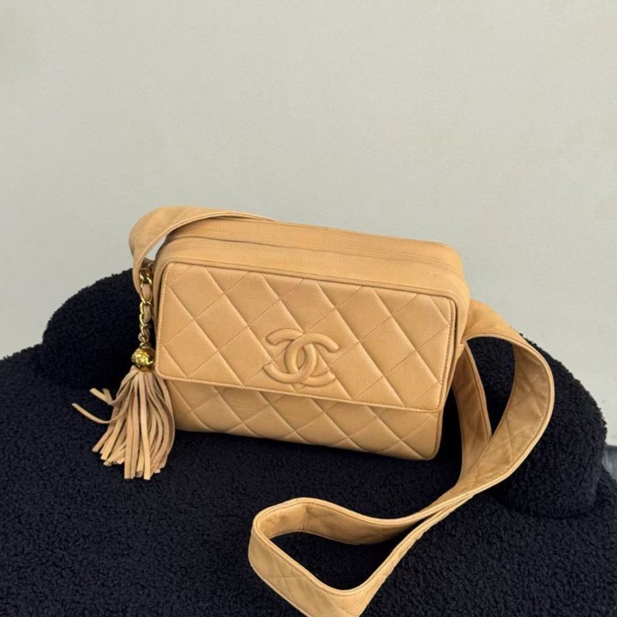 Chanel 金球 流蘇 浮雕相機包23*17cm 98新配件塵袋-6