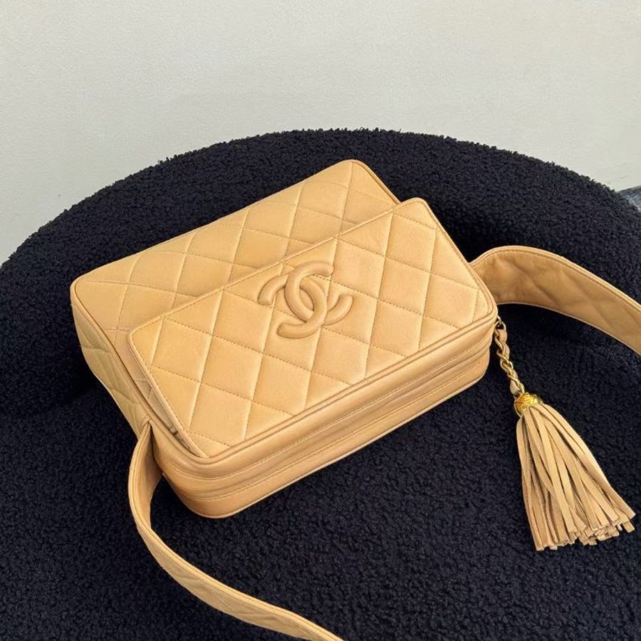 Chanel 金球 流蘇 浮雕相機包23*17cm 98新配件塵袋-8