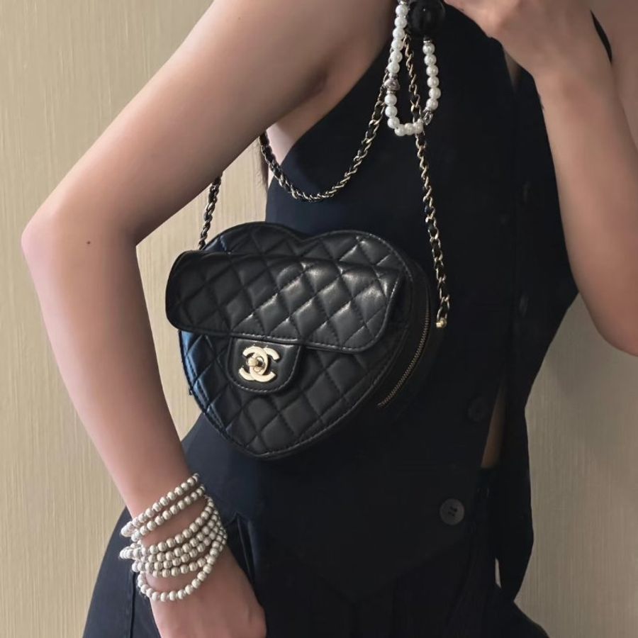 CHANEL 22S小羊皮愛心包 - 大號黑金-1